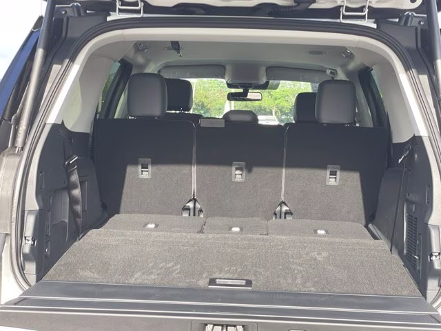 2026 Star White Metallic Tri-Coat Ford Expedition Active RWD SUV