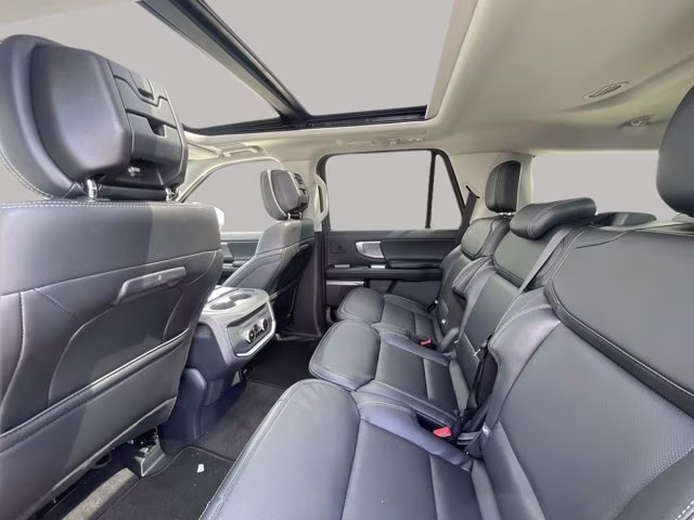 2026 Glacier Gray Metallic Tri-Coat Ford Expedition Platinum 4X4 SUV