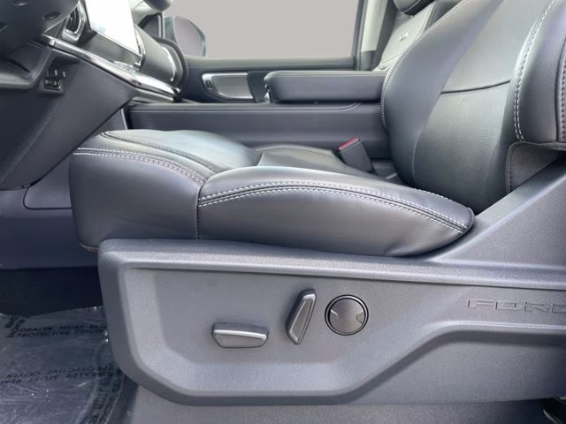 2026 Glacier Gray Metallic Tri-Coat Ford Expedition Platinum 4X4 SUV