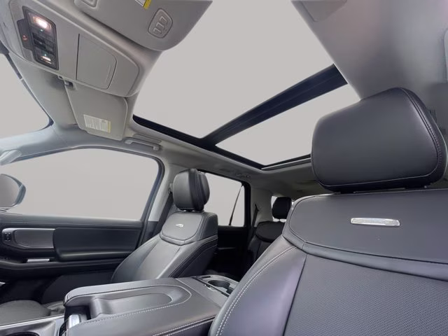 2026 Glacier Gray Metallic Tri-Coat Ford Expedition Platinum 4X4 SUV