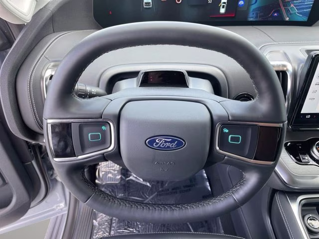 2026 Glacier Gray Metallic Tri-Coat Ford Expedition Platinum 4X4 SUV