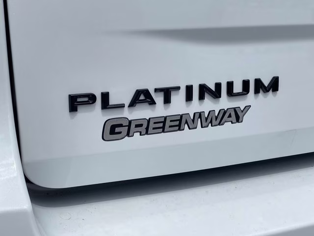 2026 Star White Metallic Tri-Coat Ford Expedition Platinum 4X4 SUV