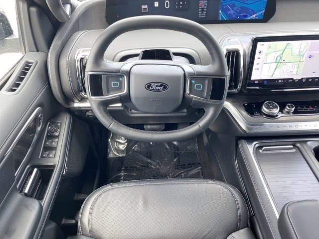 2026 Star White Metallic Tri-Coat Ford Expedition Platinum 4X4 SUV