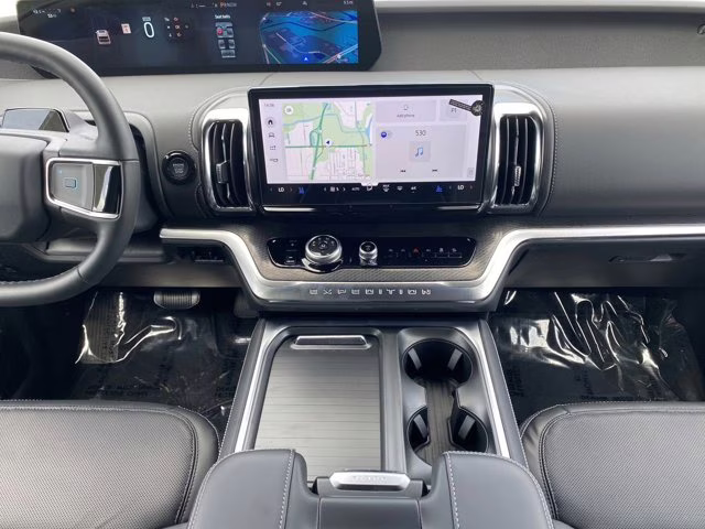 2026 Star White Metallic Tri-Coat Ford Expedition Platinum 4X4 SUV