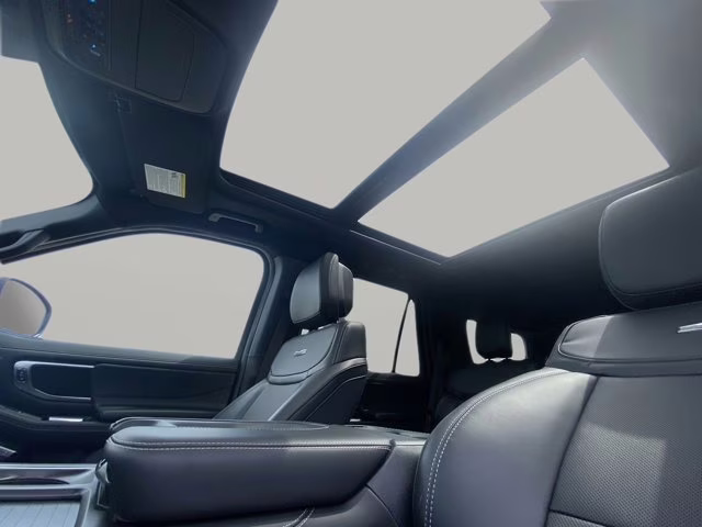 2026 Star White Metallic Tri-Coat Ford Expedition Platinum 4X4 SUV