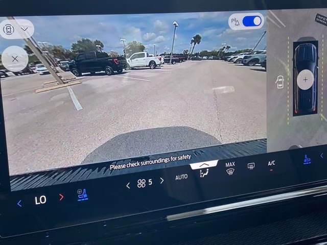 2026 Star White Metallic Tri-Coat Ford Expedition Platinum 4X4 SUV