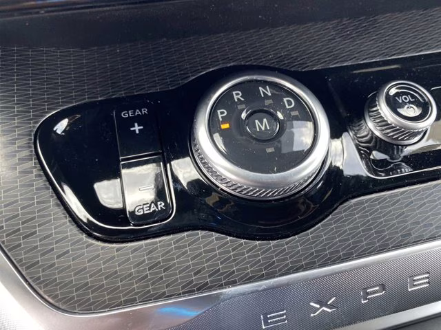 2026 Star White Metallic Tri-Coat Ford Expedition Platinum 4X4 SUV