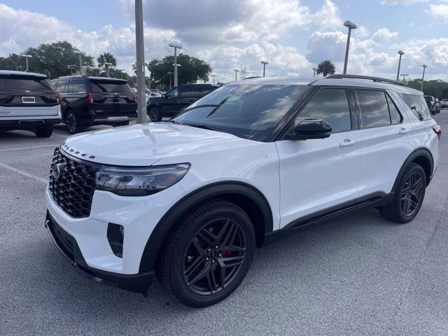 2026 Star White Metallic Tri-Coat Ford Explorer ST-Line RWD SUV
