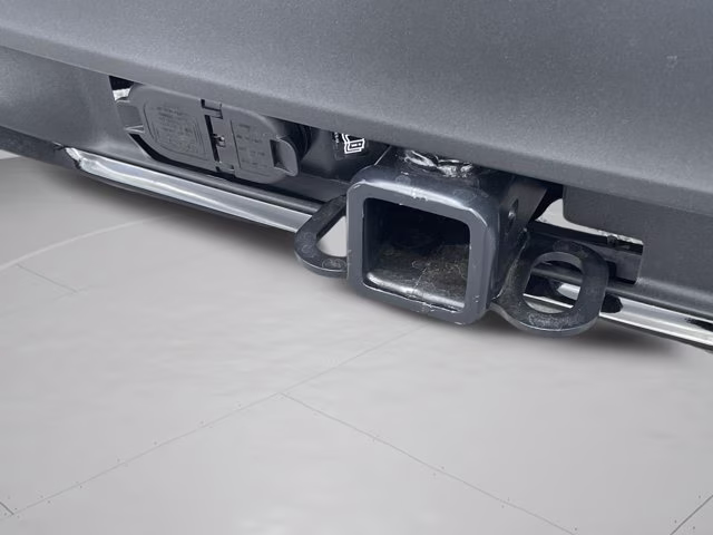 2026 Star White Metallic Tri-Coat Ford Explorer ST-Line RWD SUV