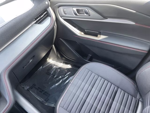 2026 Star White Metallic Tri-Coat Ford Explorer ST-Line RWD SUV