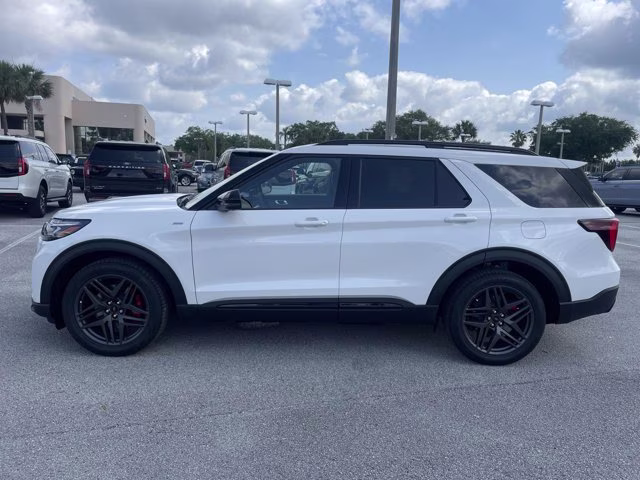 2026 Star White Metallic Tri-Coat Ford Explorer ST-Line RWD SUV