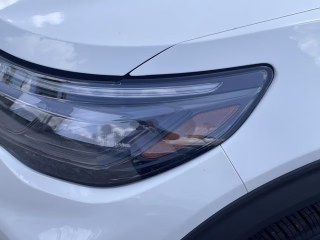 2026 Star White Metallic Tri-Coat Ford Explorer ST-Line RWD SUV