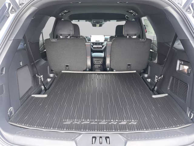 2026 Star White Metallic Tri-Coat Ford Explorer ST-Line RWD SUV