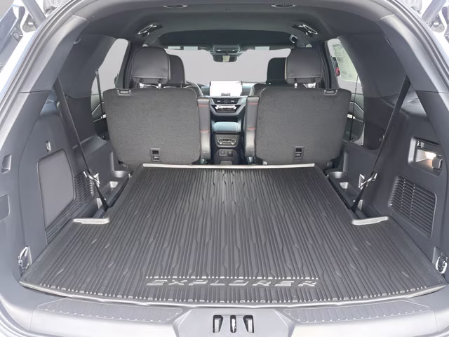 2026 Star White Metallic Tri-Coat Ford Explorer ST-Line RWD SUV