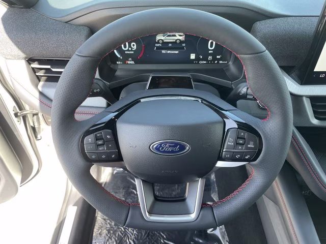 2026 Star White Metallic Tri-Coat Ford Explorer ST-Line RWD SUV