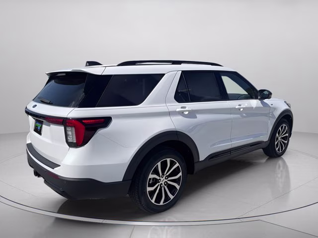 2026 Star White Metallic Tri-Coat Ford Explorer ST-Line RWD SUV
