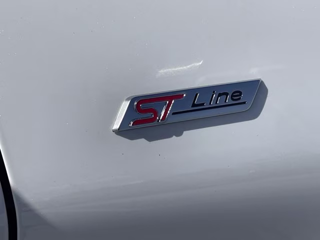 2026 Star White Metallic Tri-Coat Ford Explorer ST-Line RWD SUV