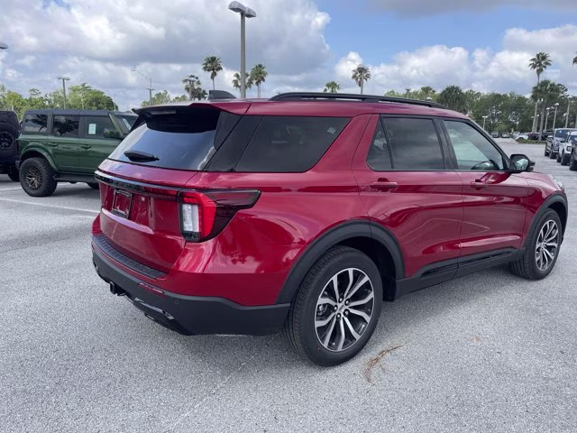 2026 Rapid Red Metallic Tinted Clearcoat Ford Explorer ST-Line RWD SUV