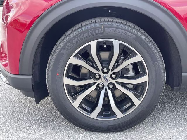 2026 Rapid Red Metallic Tinted Clearcoat Ford Explorer ST-Line RWD SUV