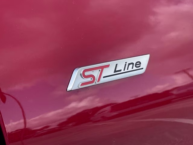 2026 Rapid Red Metallic Tinted Clearcoat Ford Explorer ST-Line RWD SUV