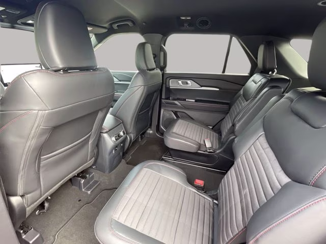 2026 Rapid Red Metallic Tinted Clearcoat Ford Explorer ST-Line RWD SUV