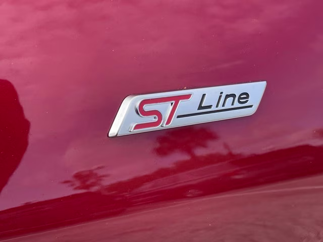 2026 Rapid Red Metallic Tinted Clearcoat Ford Explorer ST-Line RWD SUV