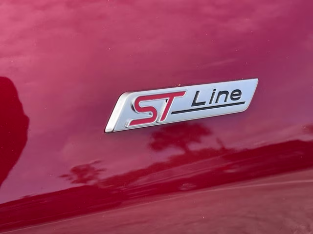 2026 Rapid Red Metallic Tinted Clearcoat Ford Explorer ST-Line RWD SUV