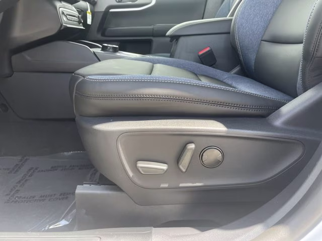 2026 Oxford White Ford Bronco Sport Outer Banks 4X4 SUV