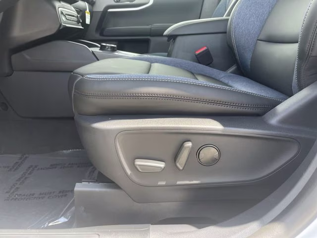 2026 Oxford White Ford Bronco Sport Outer Banks 4X4 SUV