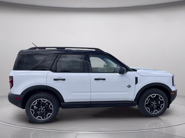2026 Oxford White Ford Bronco Sport Outer Banks 4X4 SUV