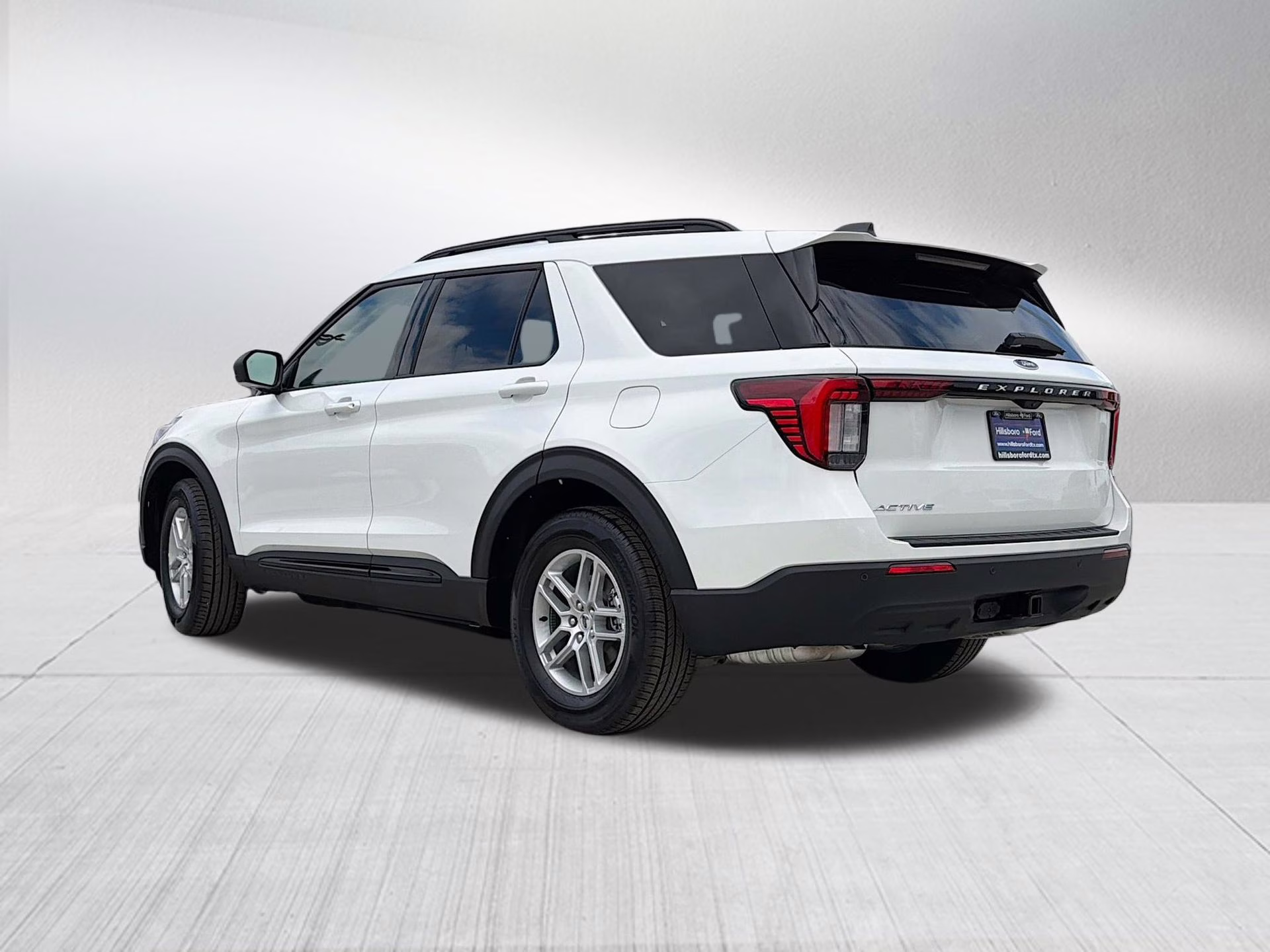 2026 Star White Metallic Tri-Coat Ford Explorer Active RWD SUV