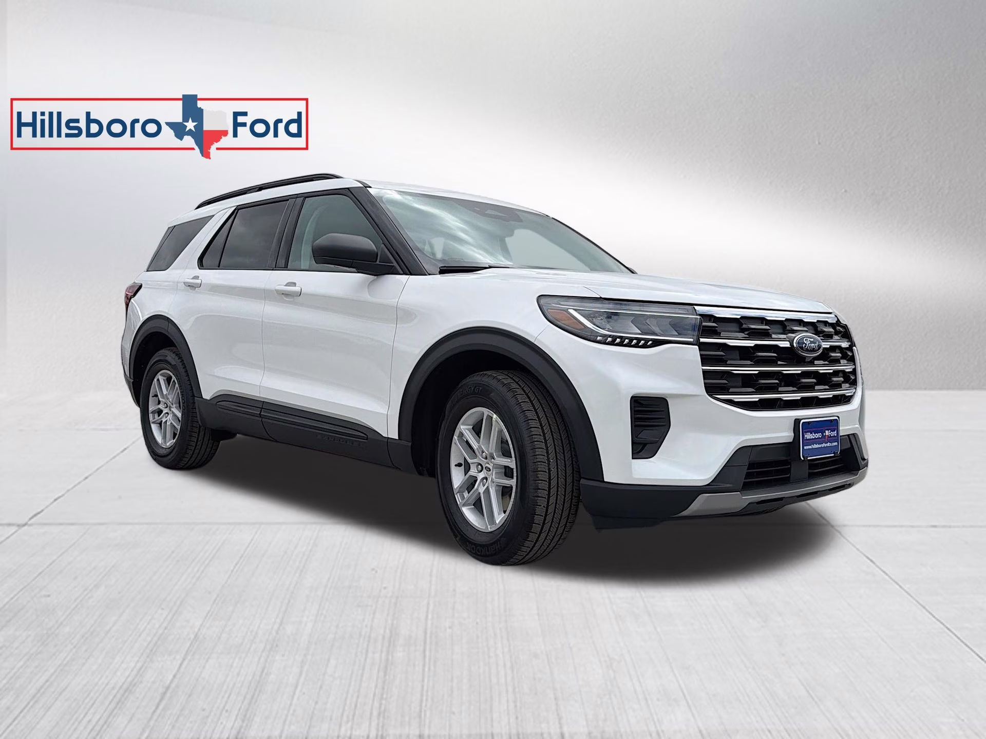 2026 Star White Metallic Tri-Coat Ford Explorer Active RWD SUV