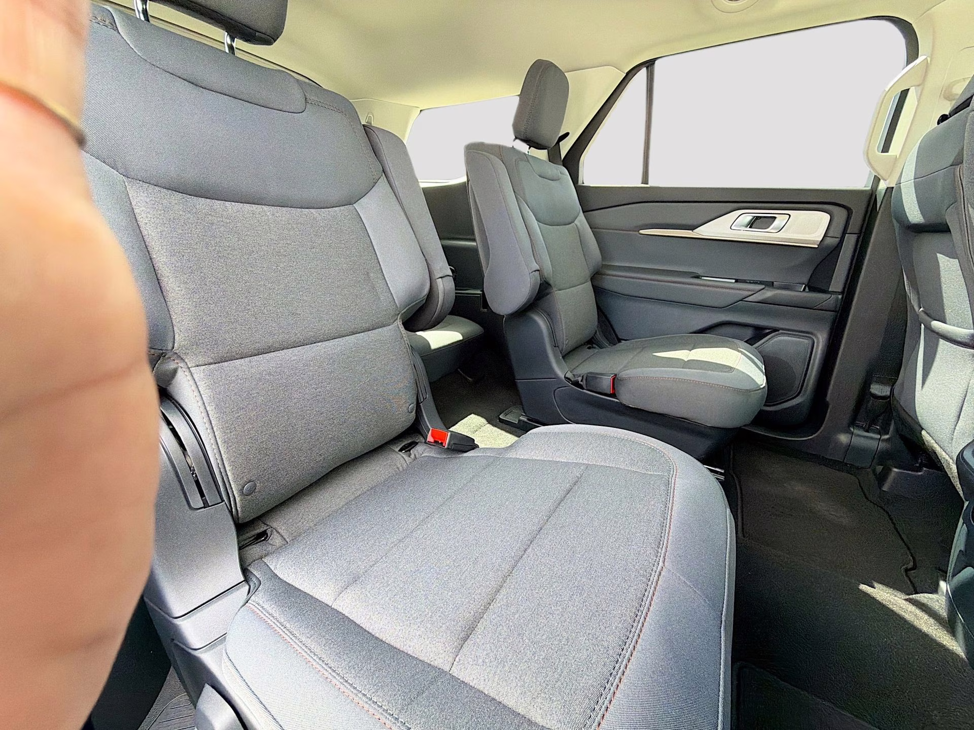 2026 Star White Metallic Tri-Coat Ford Explorer Active RWD SUV