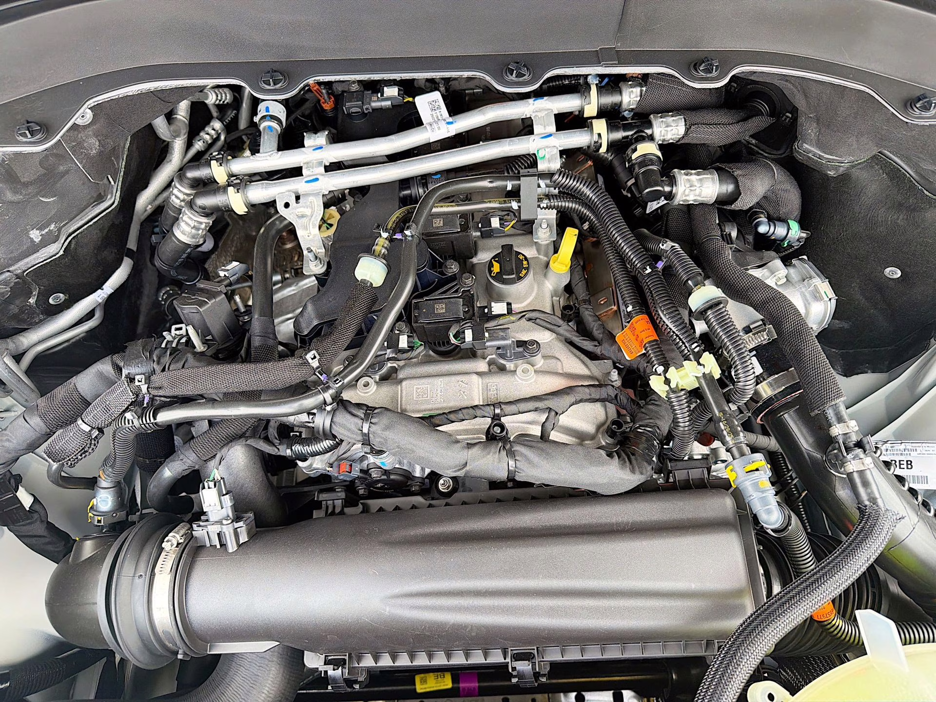 2026 Star White Metallic Tri-Coat Ford Explorer Active RWD SUV