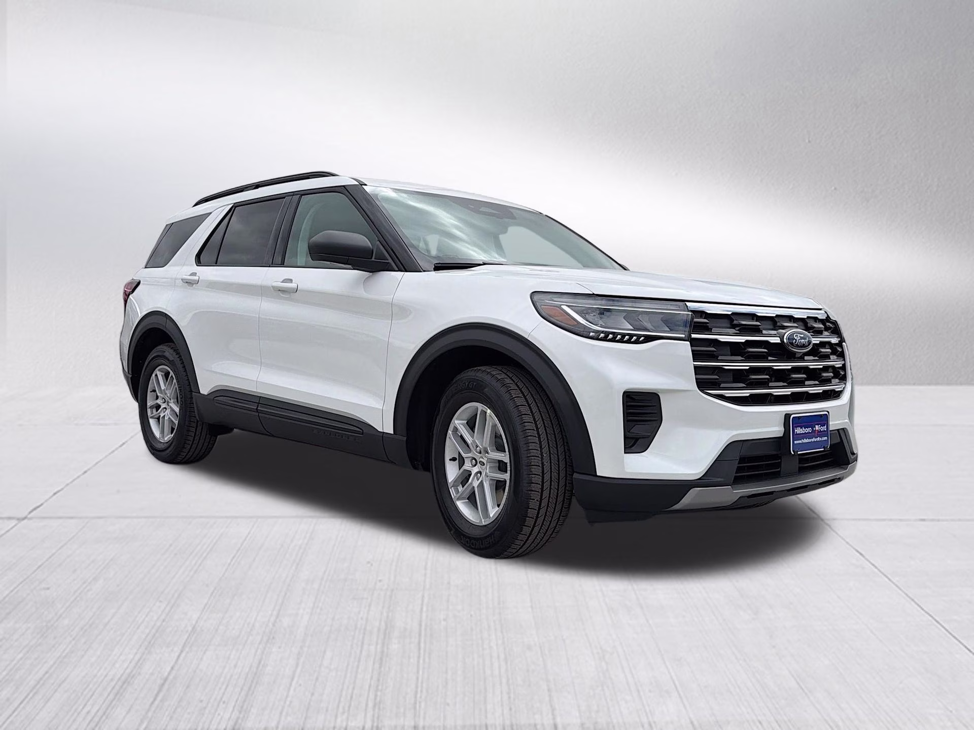 2026 Star White Metallic Tri-Coat Ford Explorer Active RWD SUV