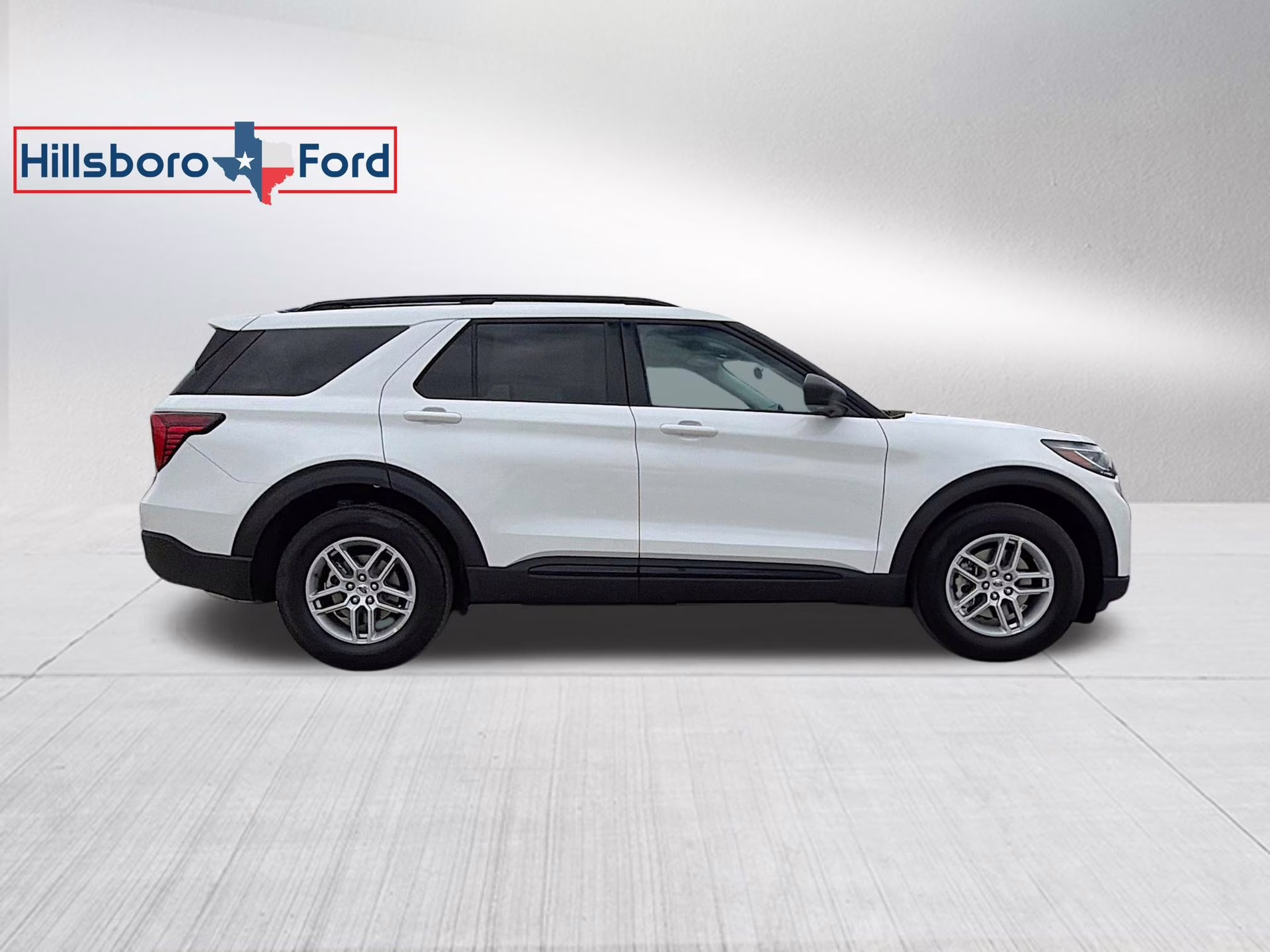 2026 Star White Metallic Tri-Coat Ford Explorer Active RWD SUV