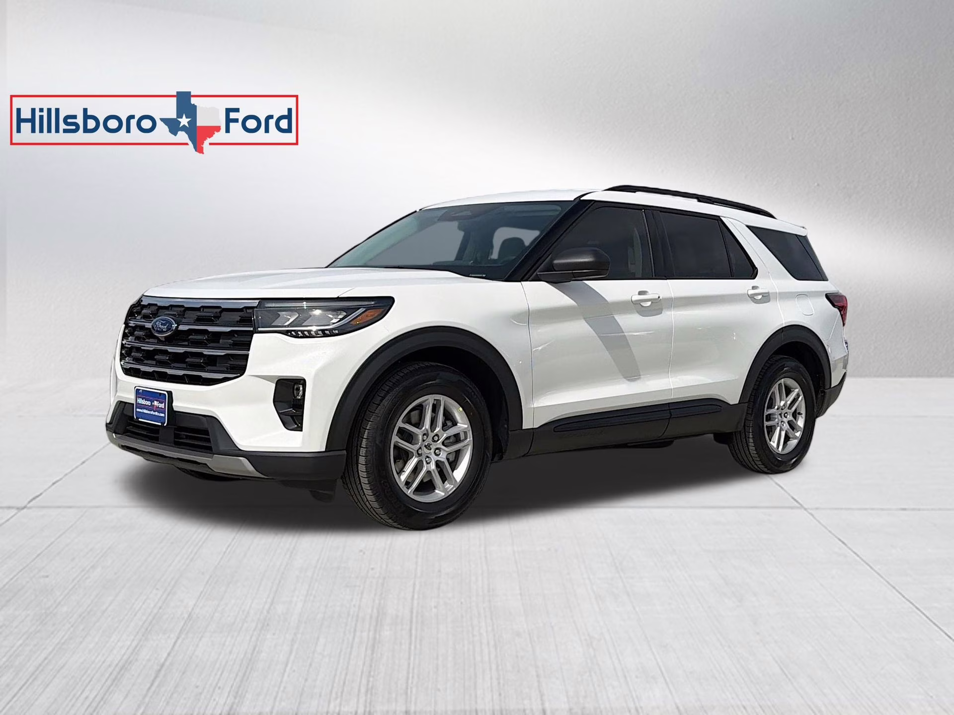 2026 Star White Metallic Tri-Coat Ford Explorer Active RWD SUV