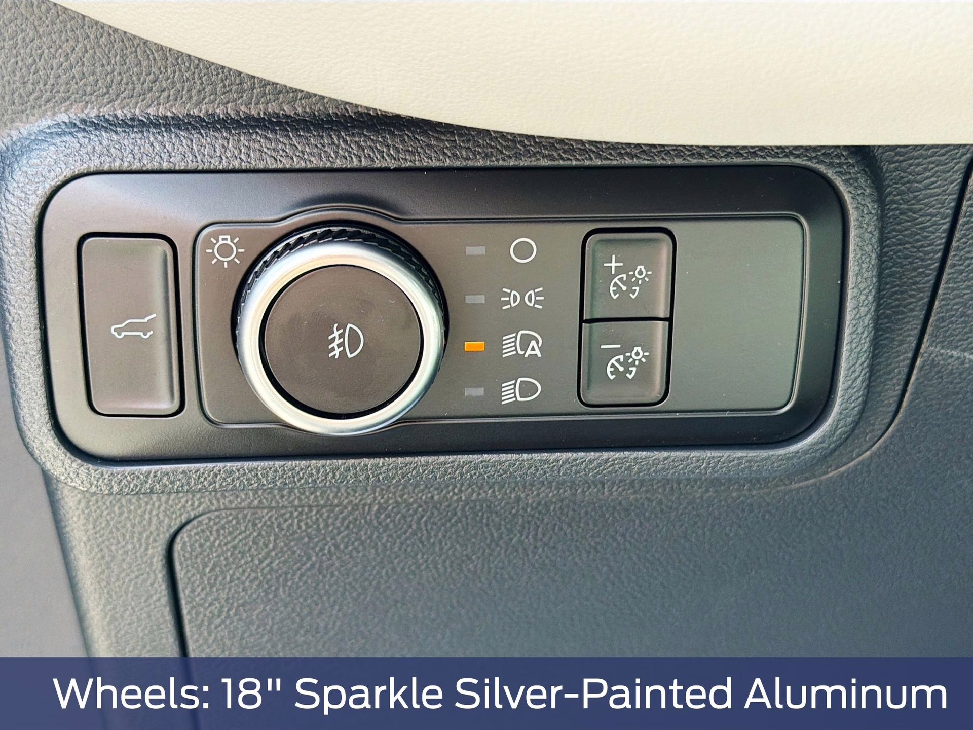 2026 Star White Metallic Tri-Coat Ford Explorer Active RWD SUV