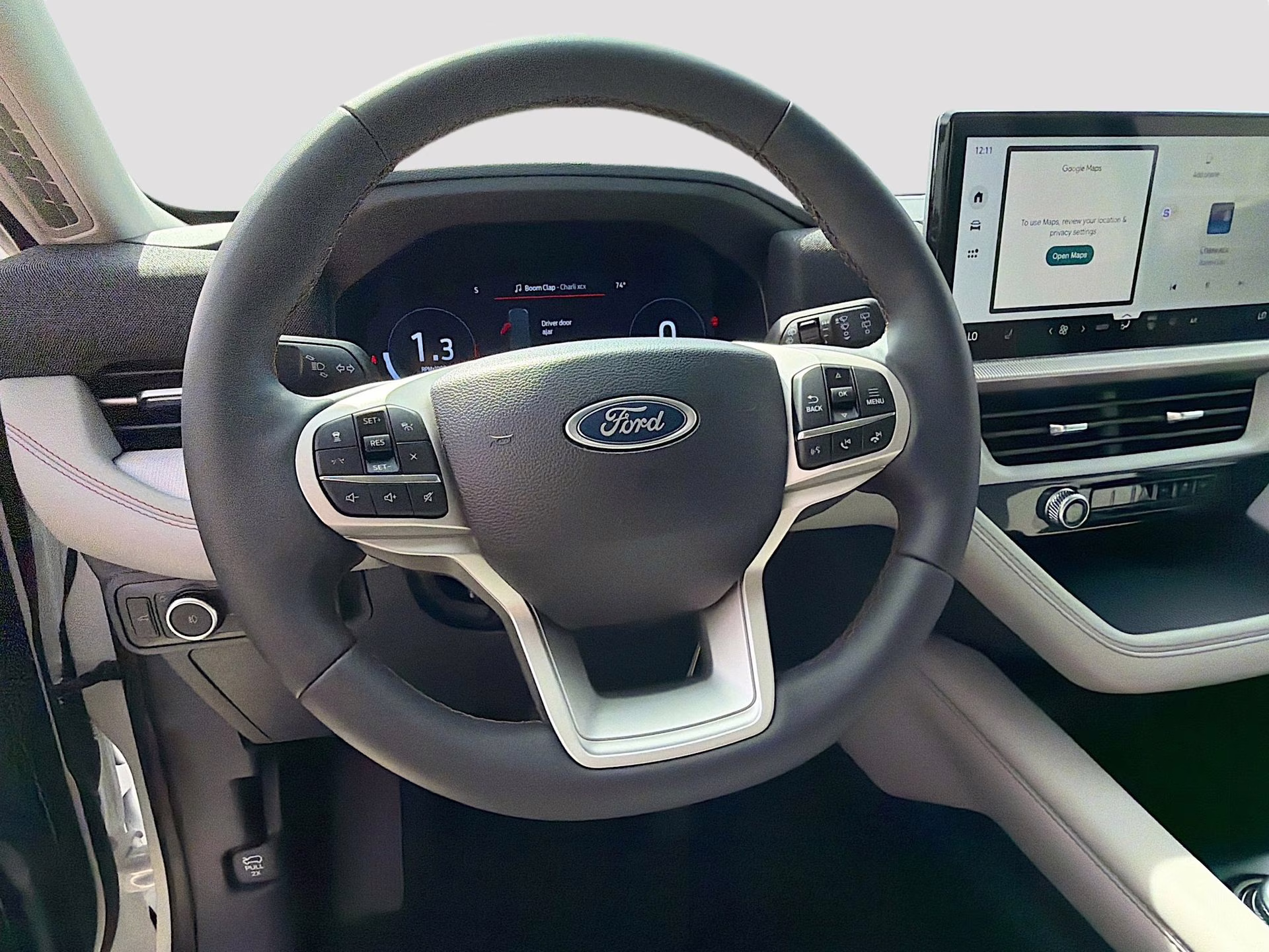 2026 Star White Metallic Tri-Coat Ford Explorer Active RWD SUV
