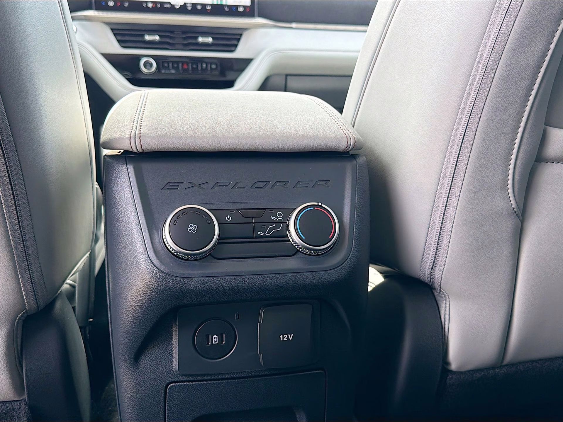 2026 Star White Metallic Tri-Coat Ford Explorer Active RWD SUV