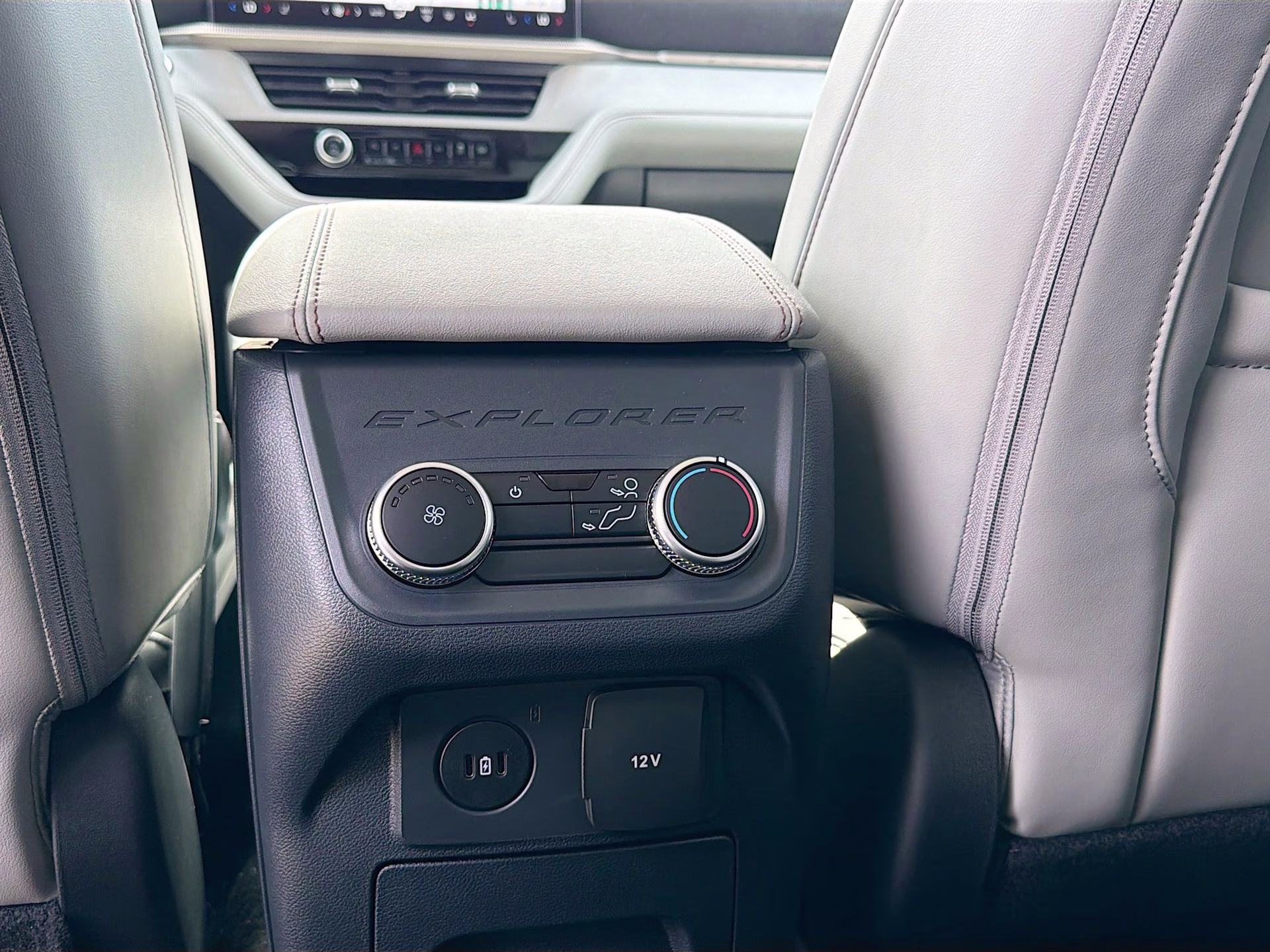2026 Star White Metallic Tri-Coat Ford Explorer Active RWD SUV