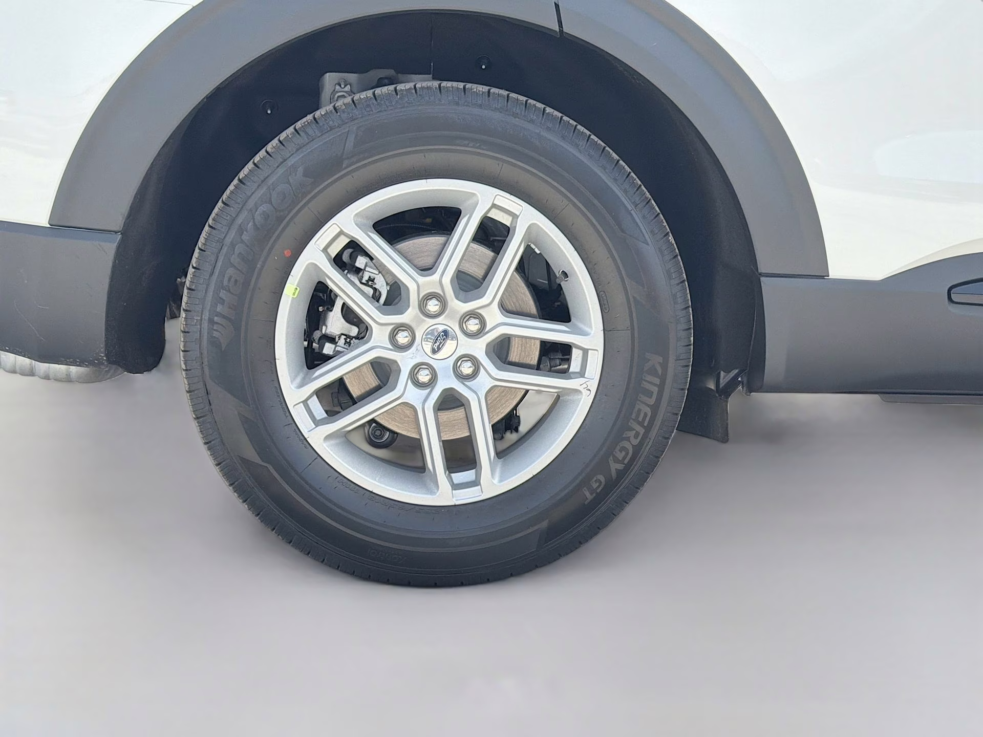 2026 Star White Metallic Tri-Coat Ford Explorer Active RWD SUV