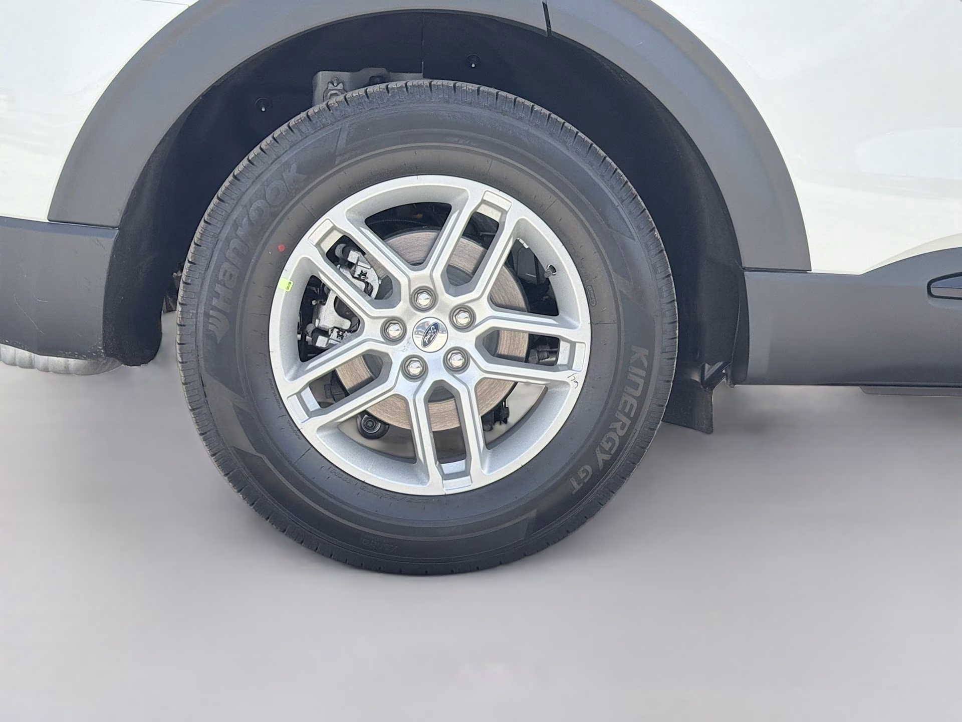 2026 Star White Metallic Tri-Coat Ford Explorer Active RWD SUV
