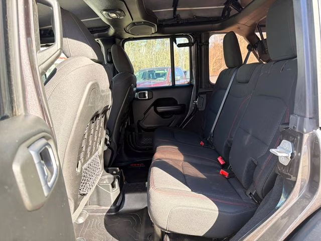 2018 Granite Crystal Metallic Clearcoat Jeep Wrangler Unlimited Rubicon 4X4 SUV