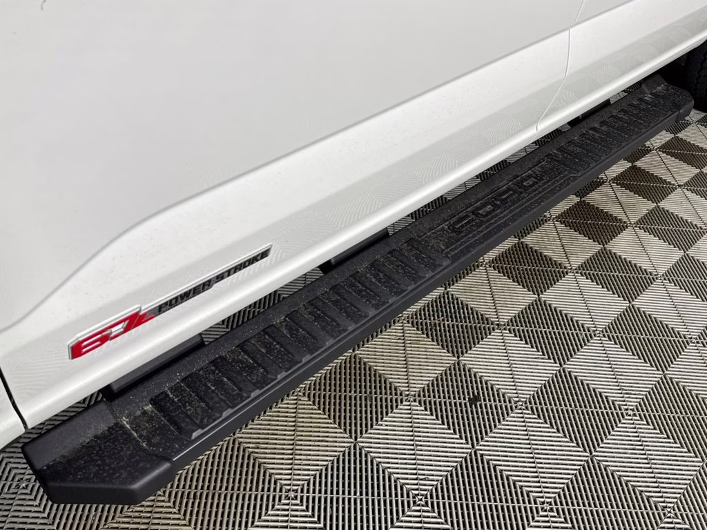 2026 White Metallic Ford Super Duty F-350 SRW Lariat 4X4 Truck