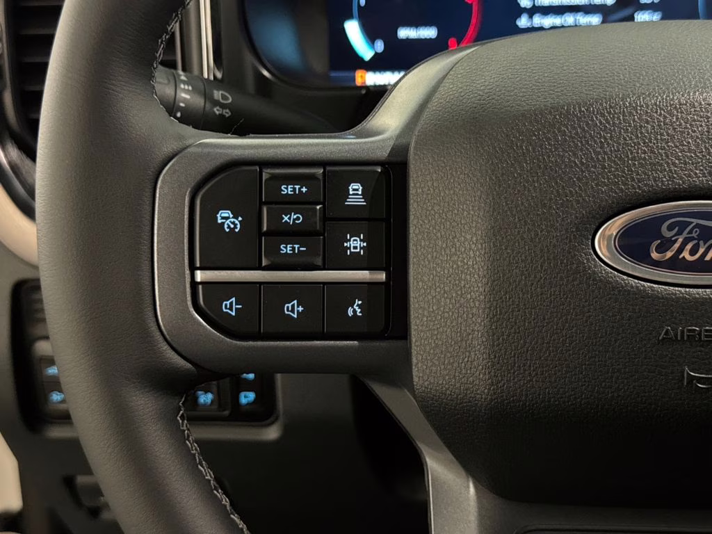 2026 White Metallic Ford Super Duty F-350 SRW Lariat 4X4 Truck