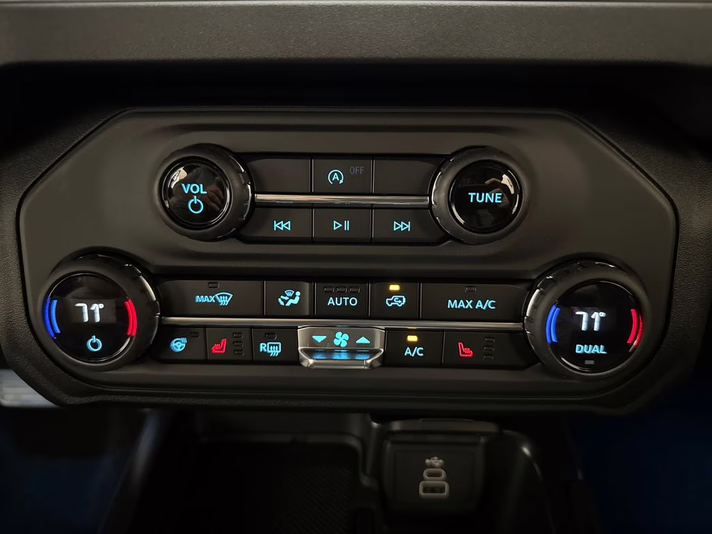 2026 Desert Sand Ford Bronco Outer Banks 4X4 SUV