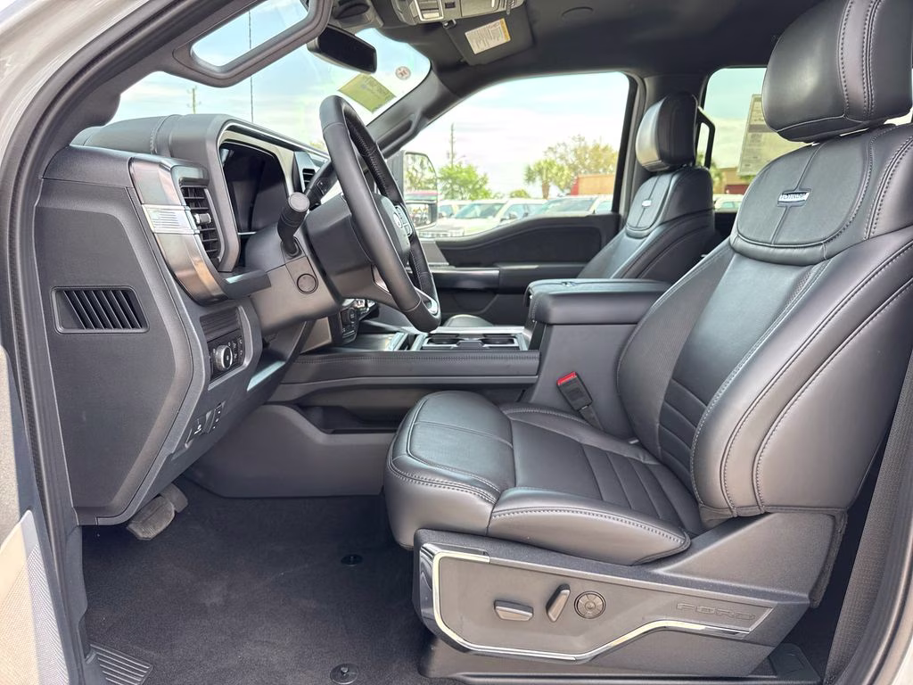 2026 Avalanche Ford Super Duty F-350 SRW Platinum 4X4 Truck