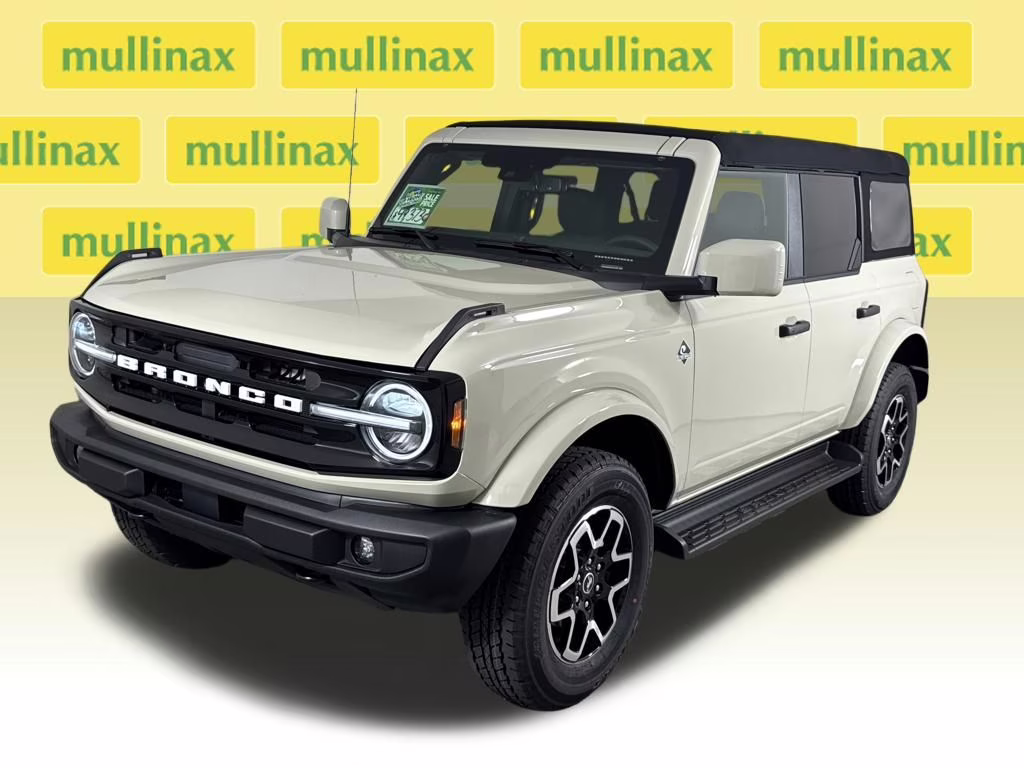 2026 Desert Sand Ford Bronco Outer Banks 4X4 SUV