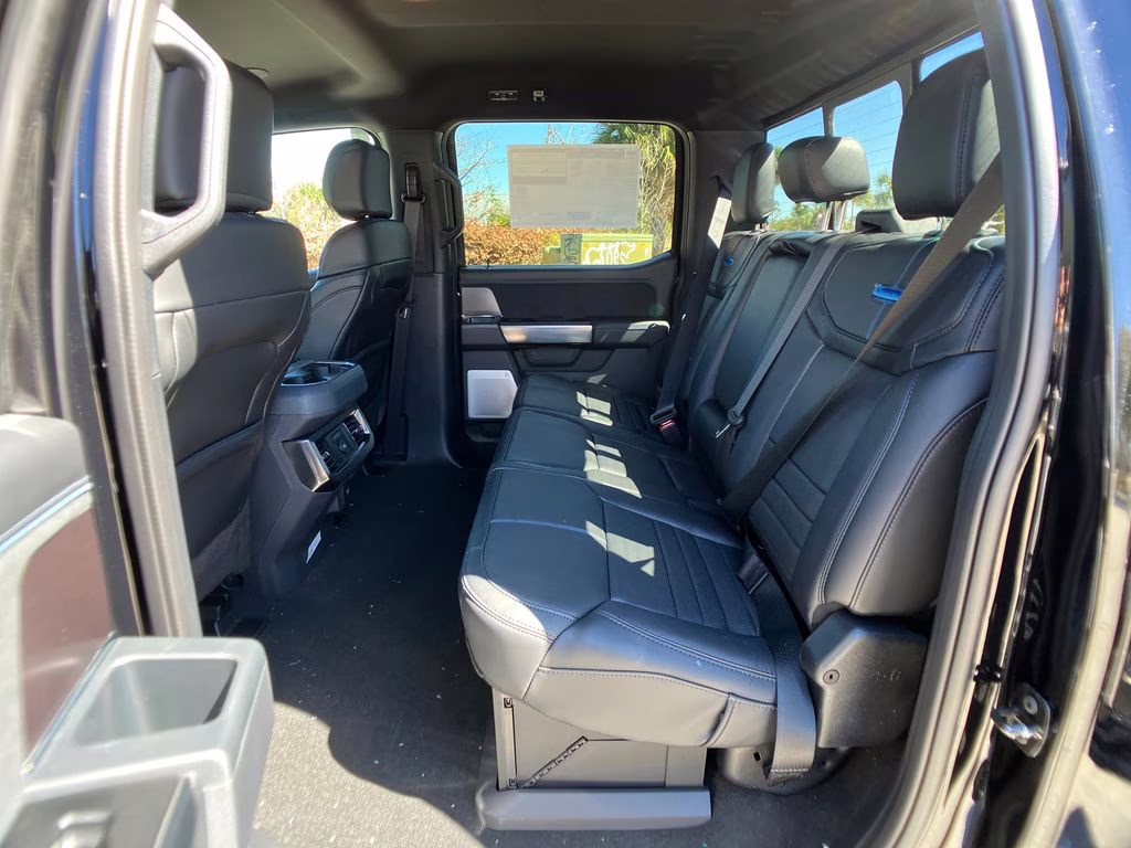 2026 Agate Black Metallic Ford Super Duty F-350 SRW Platinum 4X4 Truck